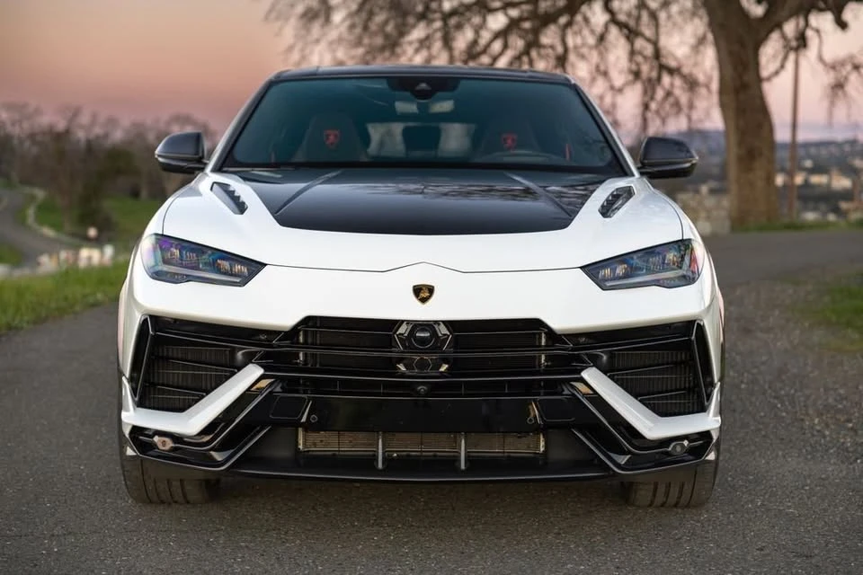 2023 Lamborghini Urus Performante - Image 16 of 20
