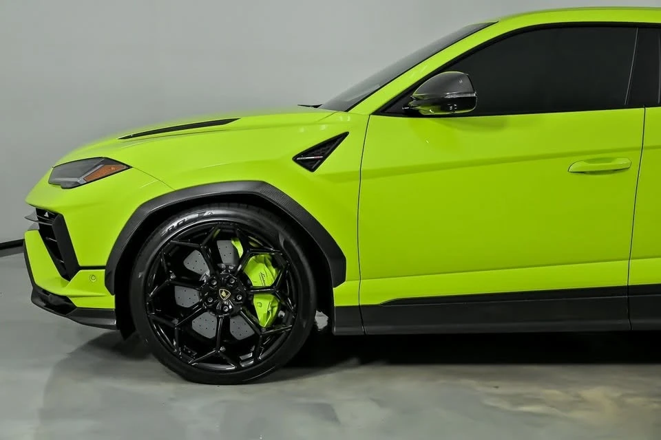 2023 Lamborghini Urus Performante - Image 7 of 20