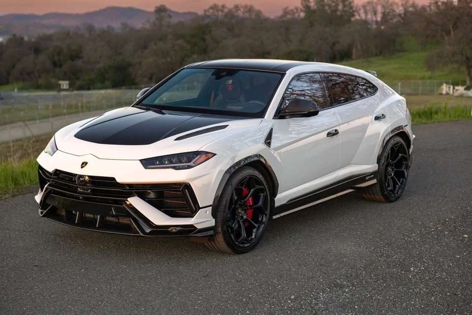 2023 Lamborghini Urus Performante - Image 7 of 20