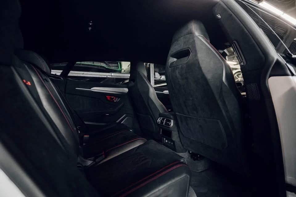 2023 Lamborghini Urus Performante - Image 18 of 20