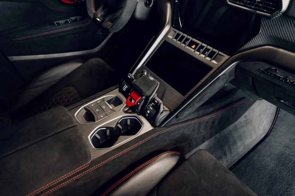 2023 Lamborghini Urus Performante - Image 12 of 20