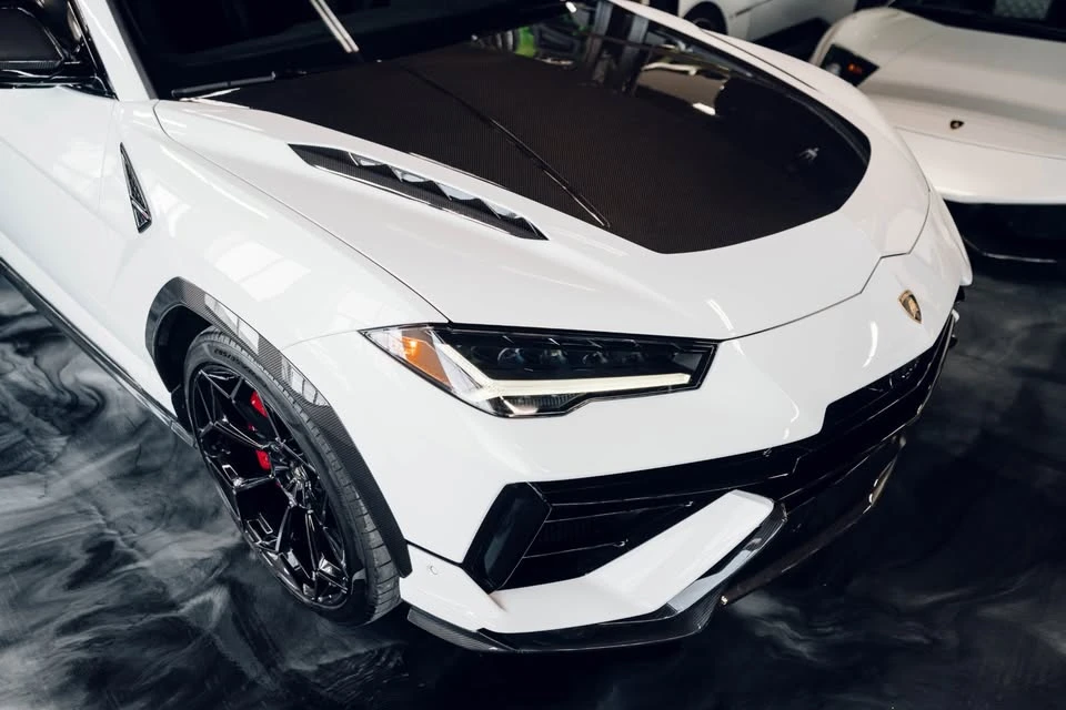 2023 Lamborghini Urus Performante - Image 5 of 20