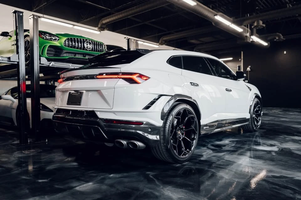 2023 Lamborghini Urus Performante - Image 7 of 20
