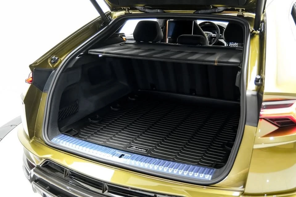 2023 Lamborghini Urus Performante - Image 16 of 18