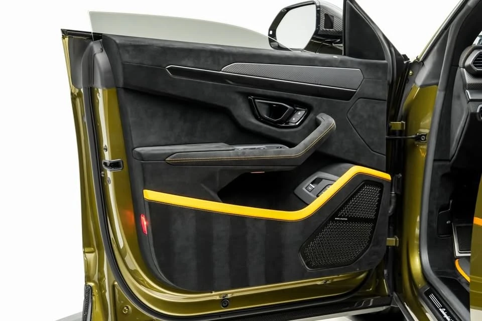 2023 Lamborghini Urus Performante - Image 13 of 18