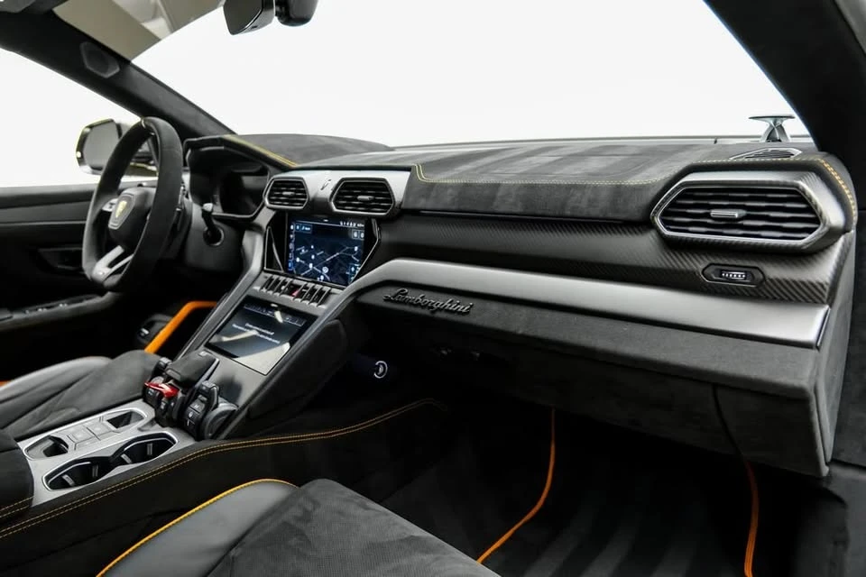 2023 Lamborghini Urus Performante - Image 10 of 18