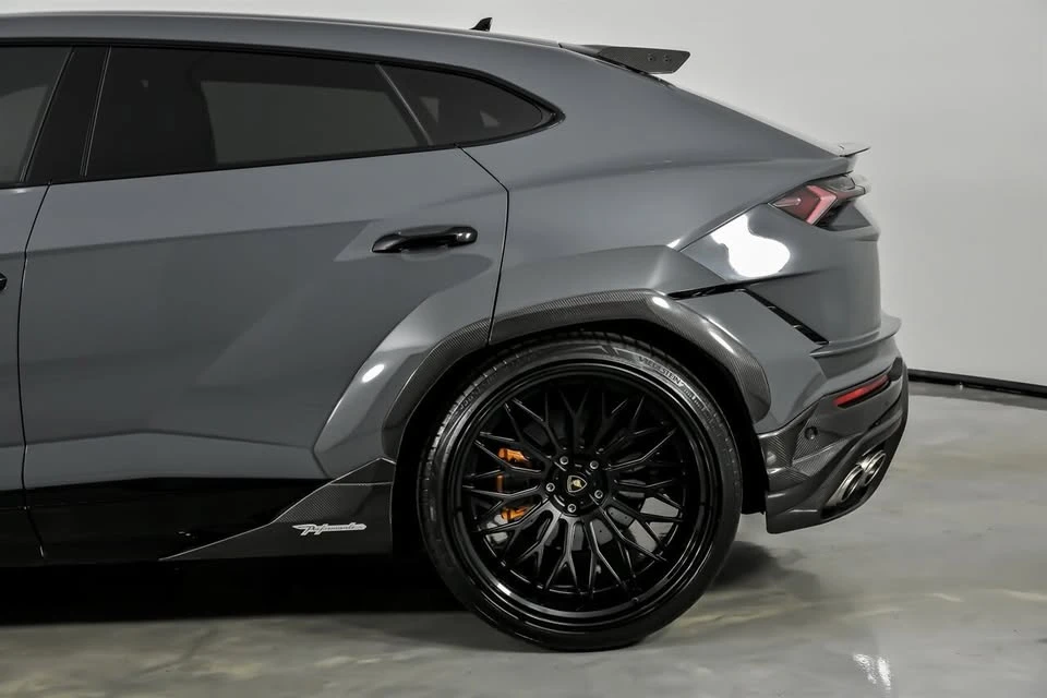2023 Lamborghini Urus Performante - Image 11 of 20