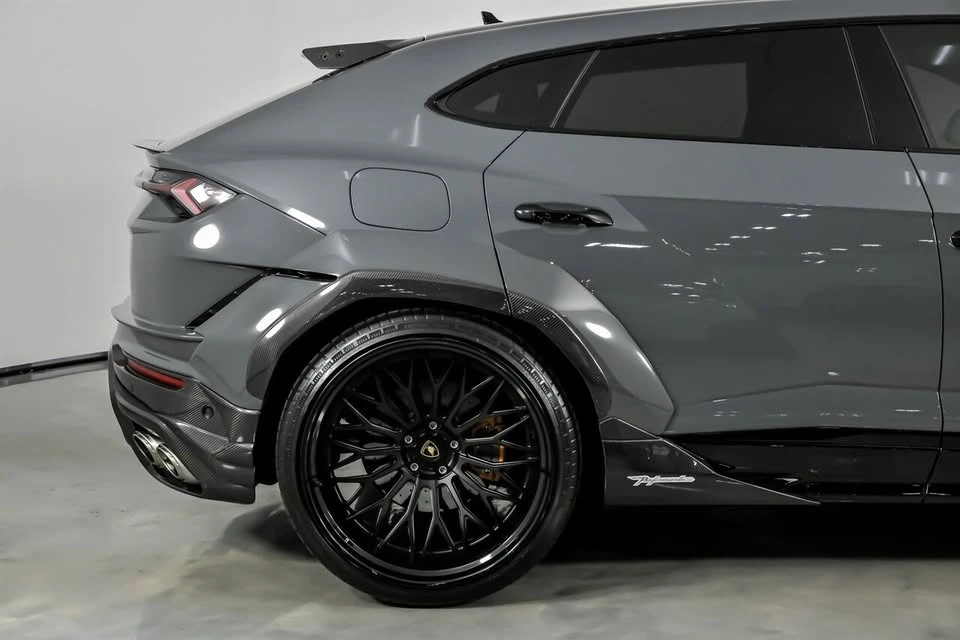 2023 Lamborghini Urus Performante - Image 17 of 20