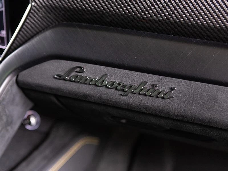 2023 Lamborghini Urus Performante - Image 11 of 11