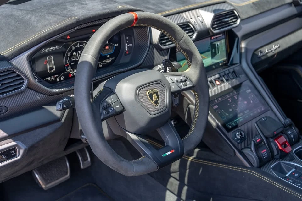 2023 Lamborghini Urus Performante - Image 6 of 17