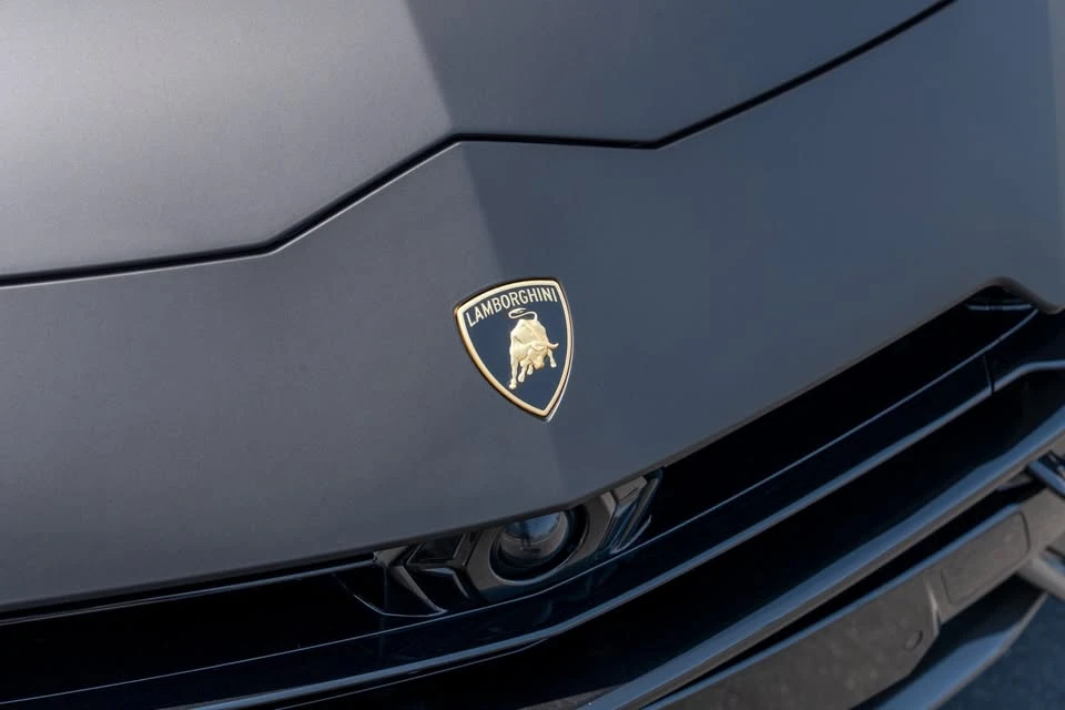 2023 Lamborghini Urus Performante - Image 14 of 17