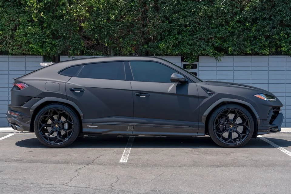 2023 Lamborghini Urus Performante - Image 7 of 17