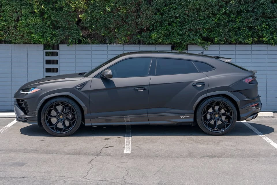 2023 Lamborghini Urus Performante - Image 17 of 17