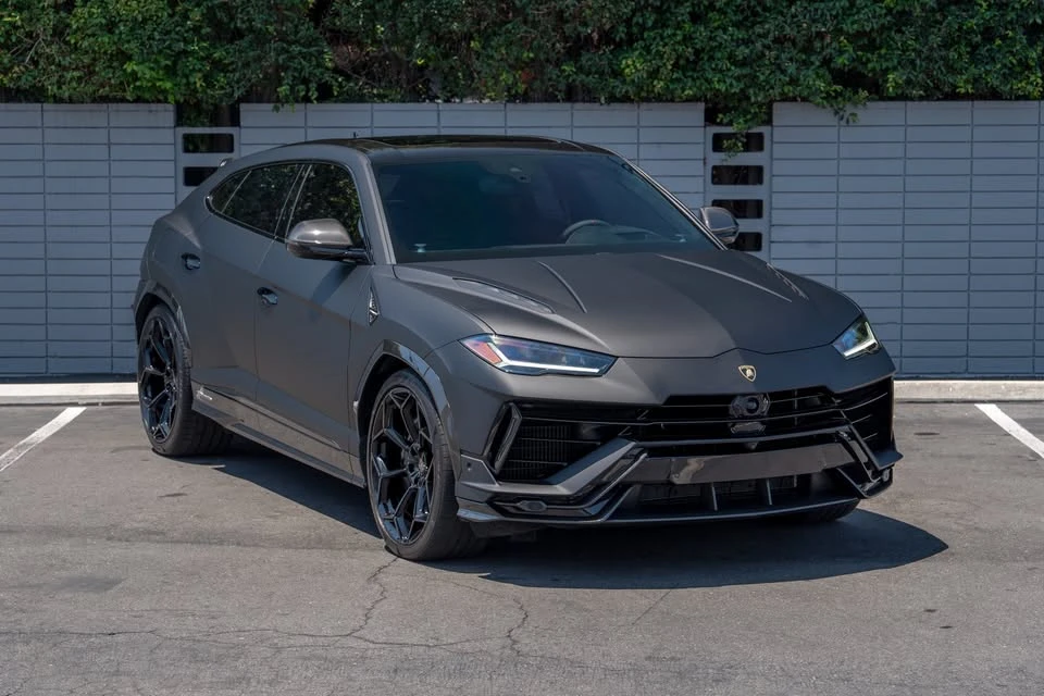 2023 Lamborghini Urus Performante - Image 10 of 17