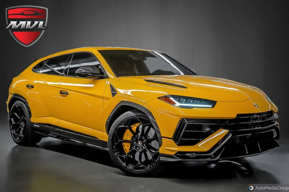 2023 Lamborghini Urus Performante - Image 2 of 19