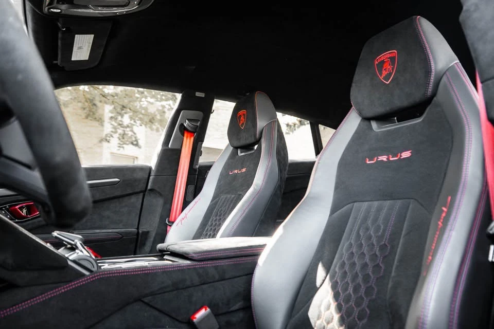2023 Lamborghini Urus Performante - Image 12 of 17