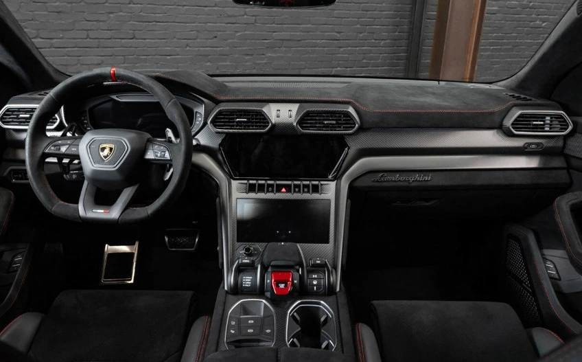 2023 Lamborghini Urus Performante - Image 5 of 8