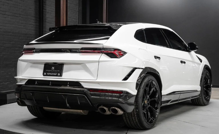2023 Lamborghini Urus Performante - Image 4 of 8