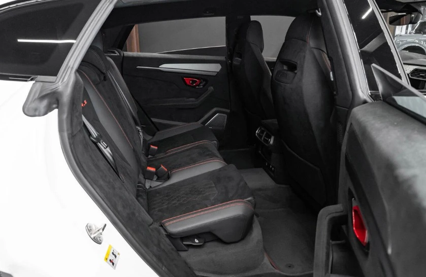 2023 Lamborghini Urus Performante - Image 7 of 8