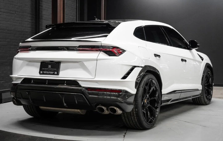 2023 Lamborghini Urus Performante - Image 4 of 8