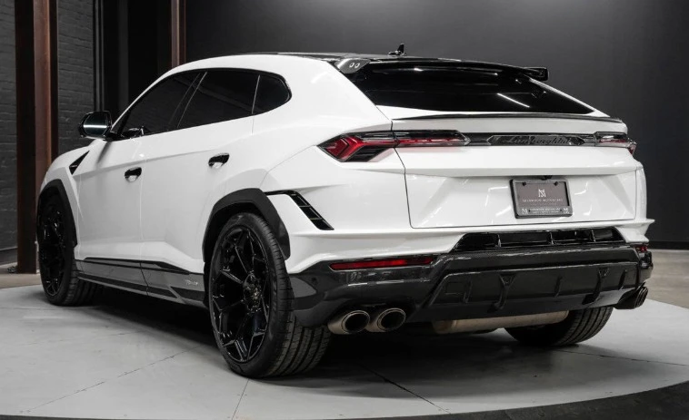 2023 Lamborghini Urus Performante - Image 3 of 8