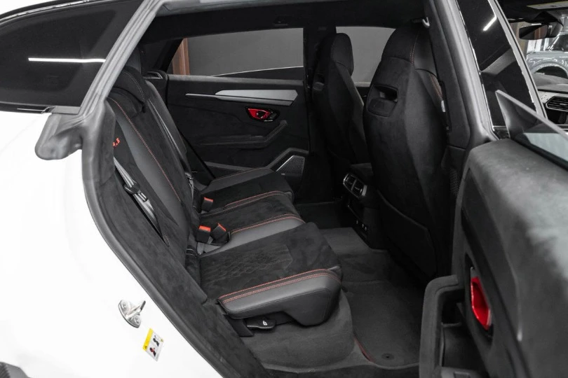 2023 Lamborghini Urus Performante - Image 7 of 8