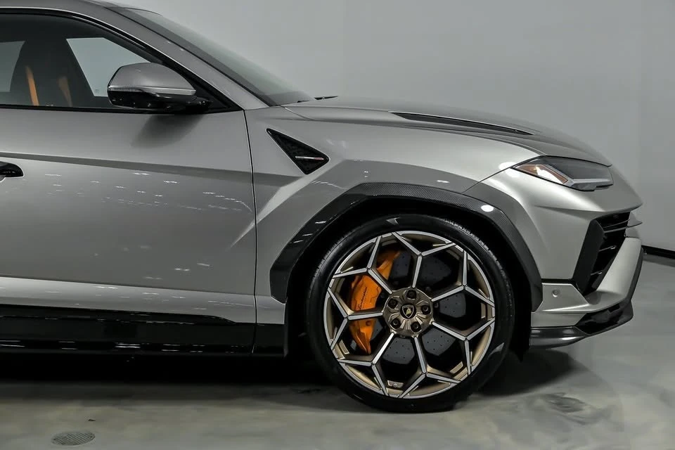 2023 Lamborghini Urus Performante - Image 14 of 19