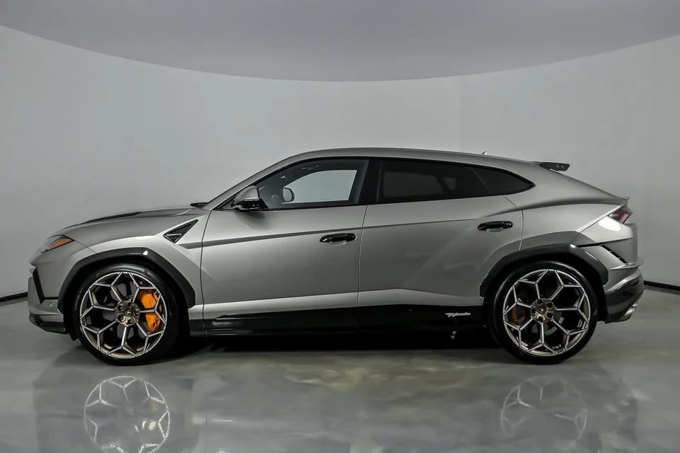 2023 Lamborghini Urus Performante - Image 7 of 19
