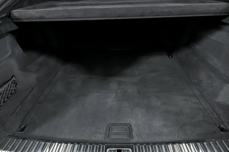 2023 Lamborghini Urus Performante - Image 15 of 19