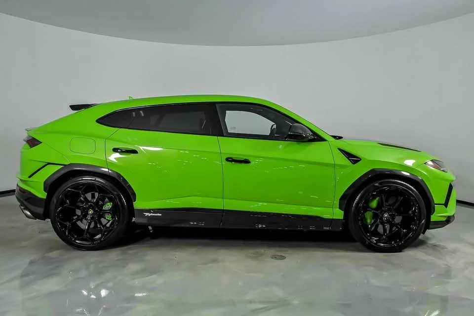 2023 Lamborghini Urus Performante - Image 14 of 20
