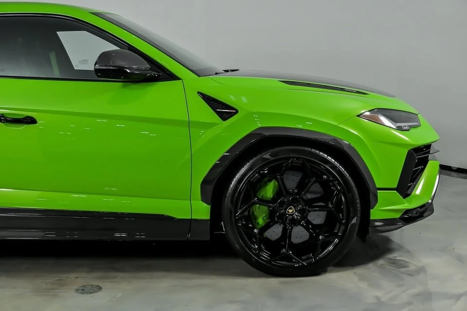 2023 Lamborghini Urus Performante - Image 15 of 20