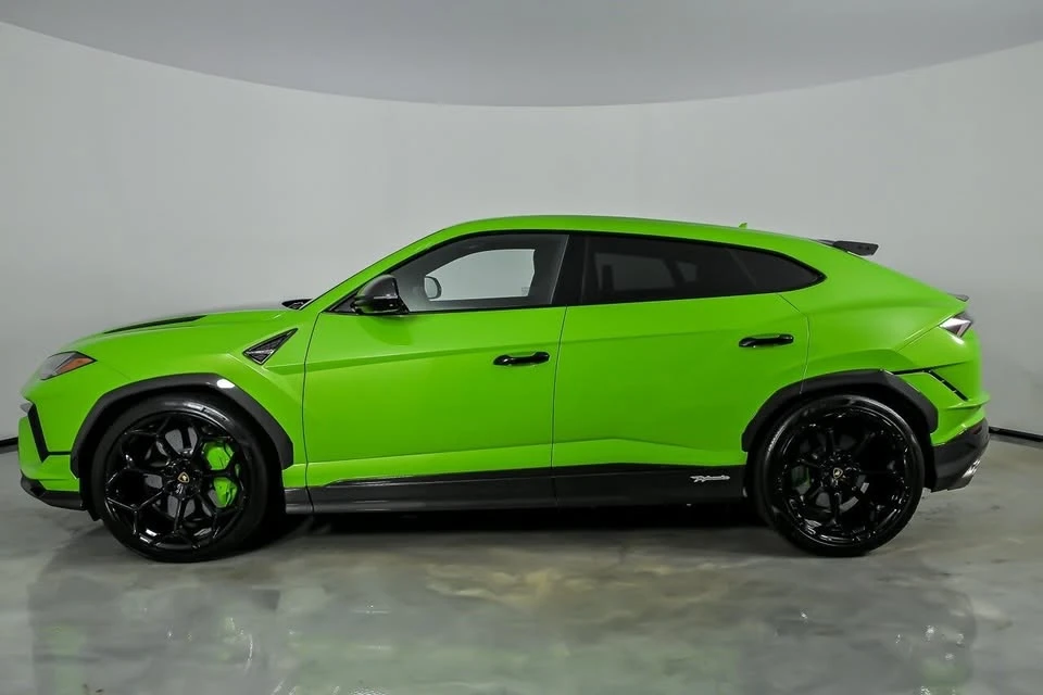 2023 Lamborghini Urus Performante - Image 8 of 20