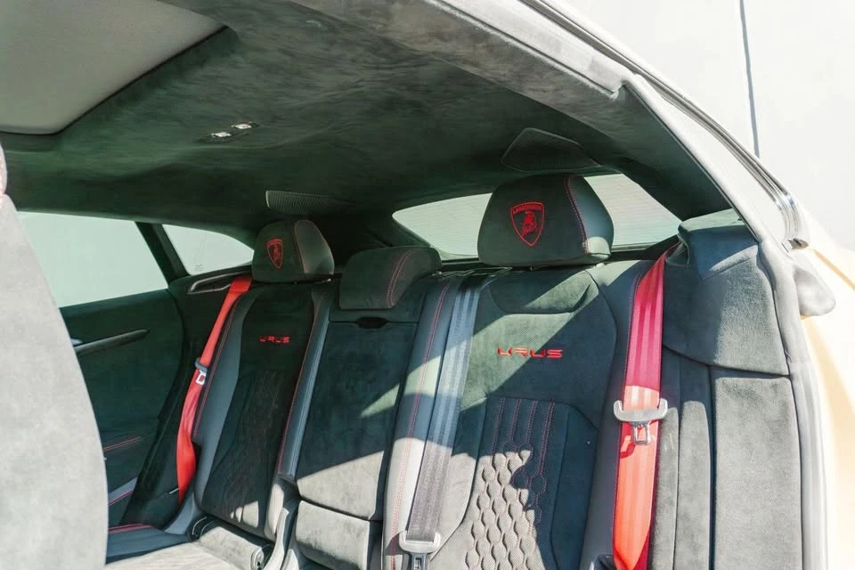 2023 Lamborghini Urus Performante - Image 16 of 20