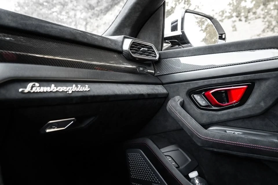2023 Lamborghini Urus Performante - Image 14 of 19