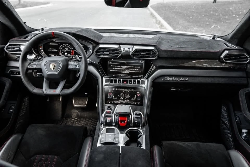 2023 Lamborghini Urus Performante - Image 9 of 19