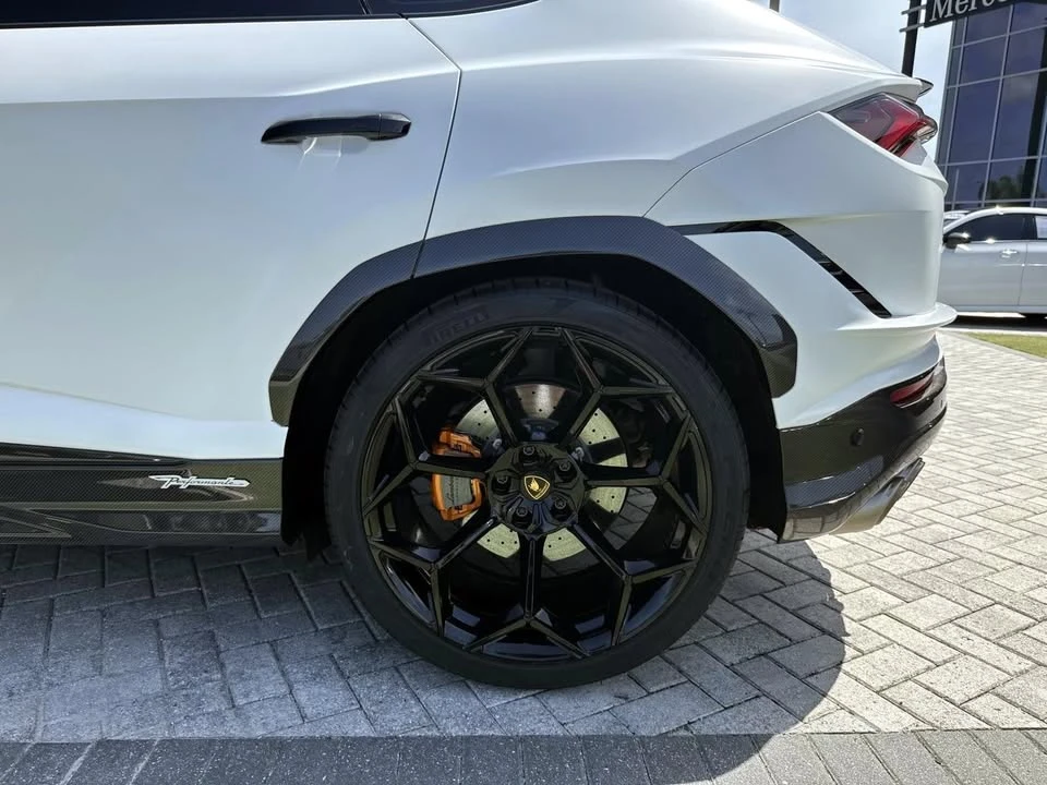 2023 Lamborghini Urus Performante - Image 5 of 14