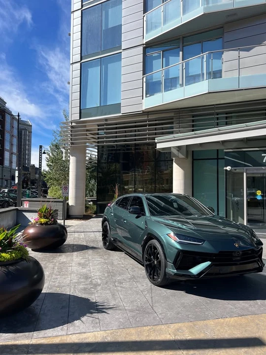 2023 Lamborghini Urus S - Image 2 of 15
