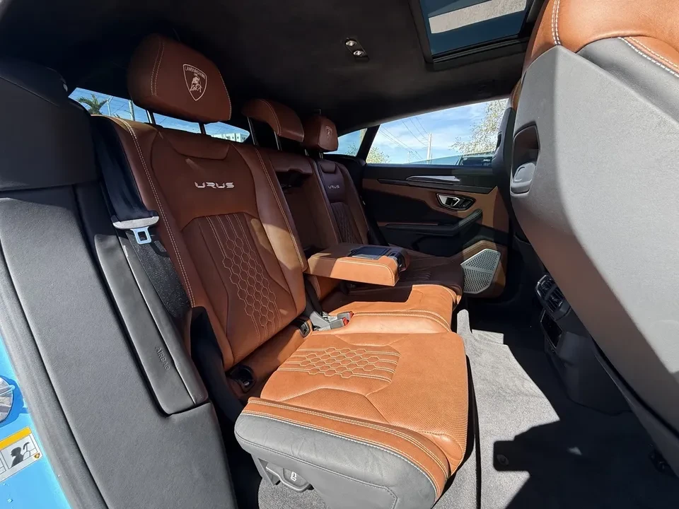 2023 Lamborghini Urus S - Image 7 of 7