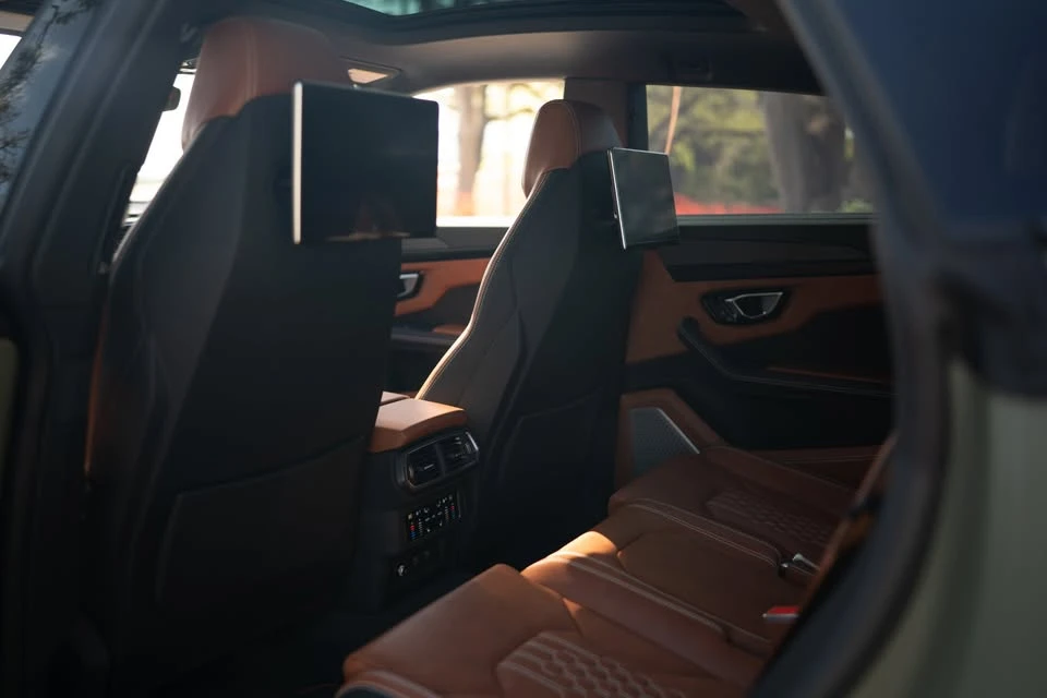 2023 Lamborghini Urus S - Image 10 of 17