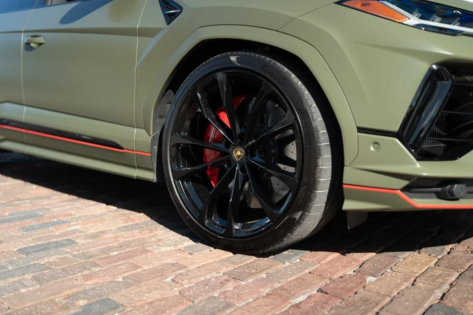 2023 Lamborghini Urus S - Image 15 of 17