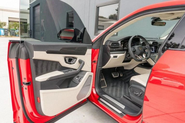 2023 Lamborghini Urus S - Image 7 of 20