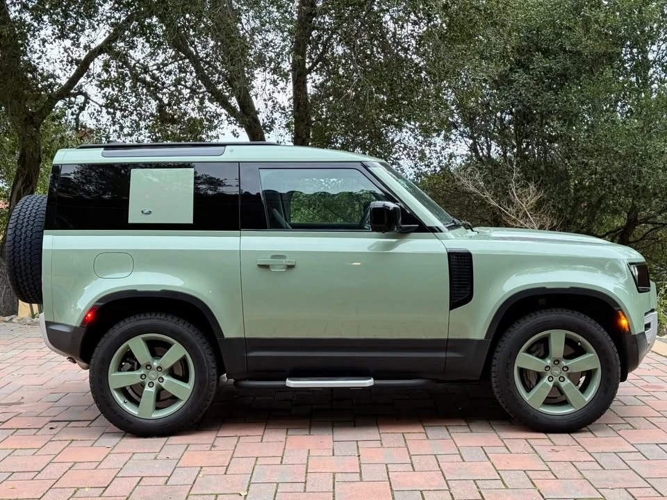 2023 Land Rover Defender L663 - Image 3 of 7