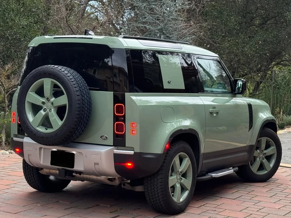 2023 Land Rover Defender L663 - Image 6 of 7