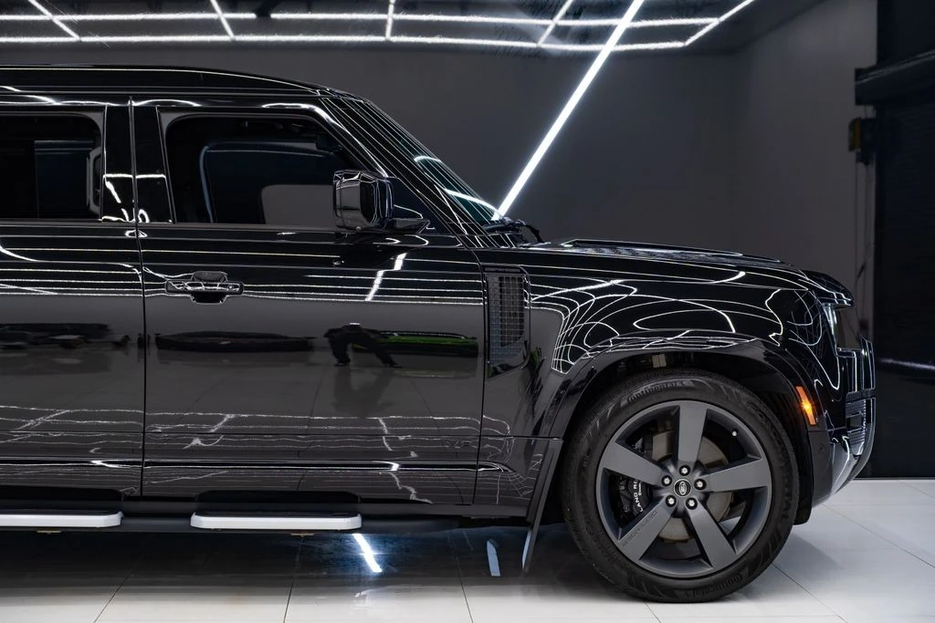 2023 Land Rover Defender L663 - Image 10 of 31