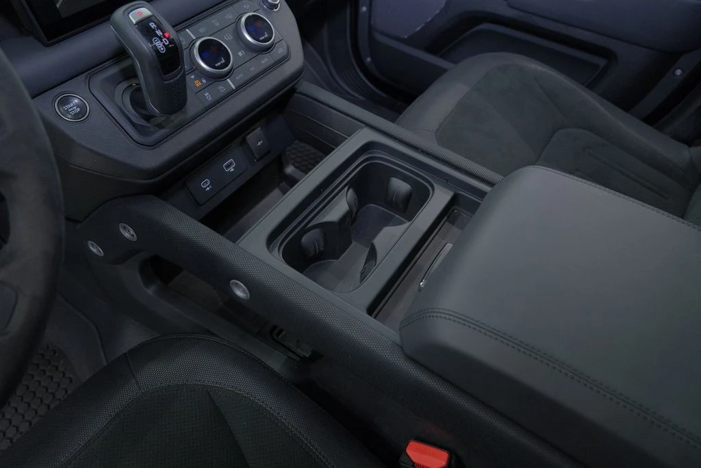2023 Land Rover Defender L663 - Image 25 of 31