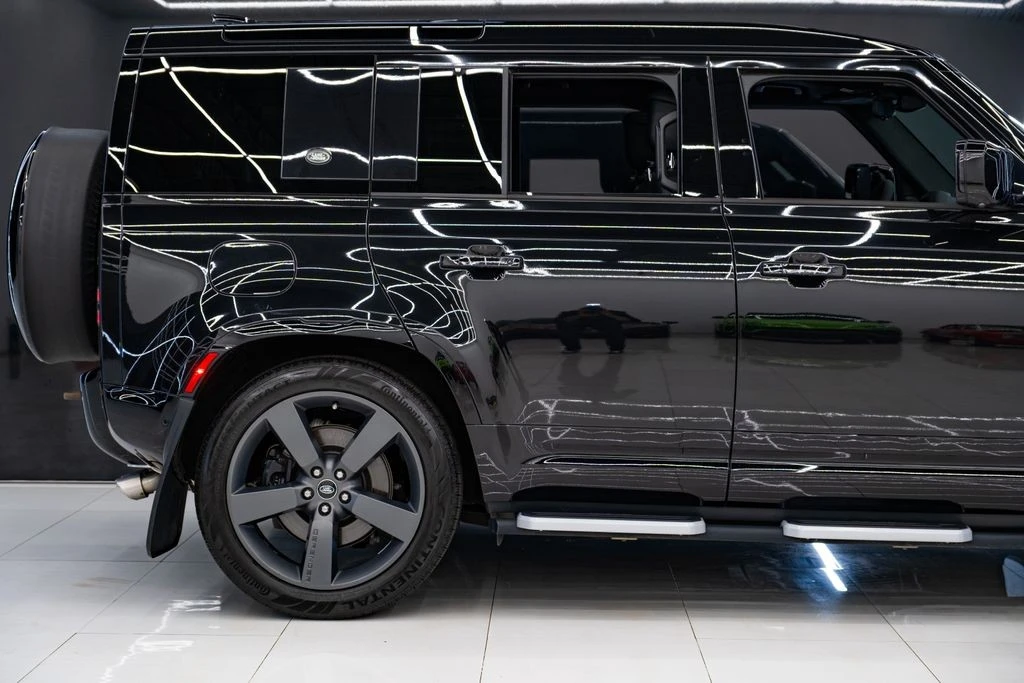 2023 Land Rover Defender L663 - Image 9 of 31