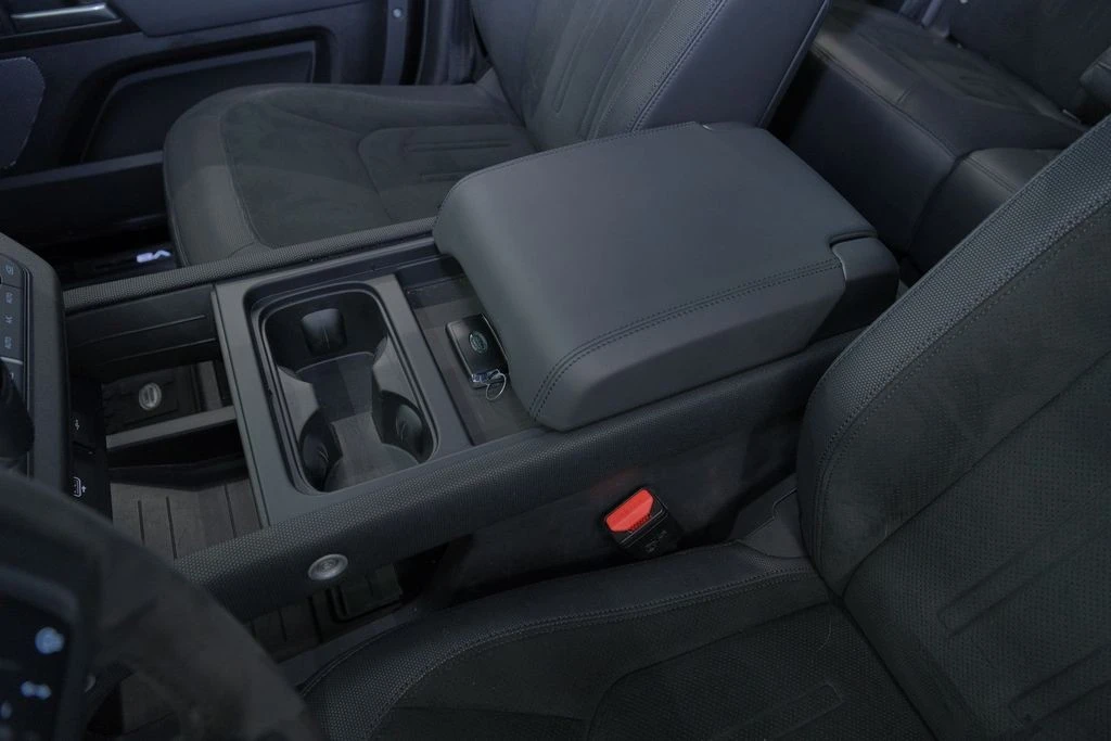 2023 Land Rover Defender L663 - Image 26 of 31