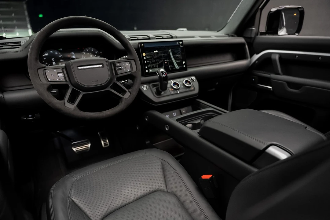 2023 Land Rover Defender - Image 2 of 31
