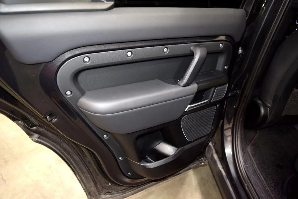 2023 Land Rover Defender L663 - Image 18 of 21