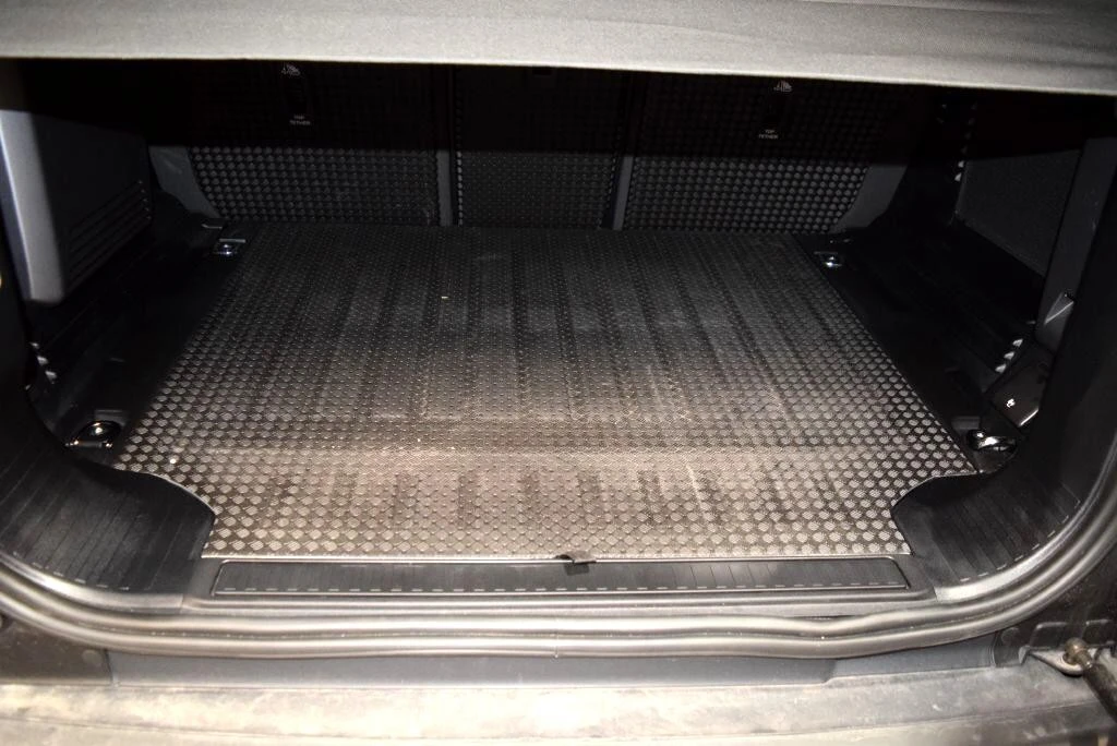2023 Land Rover Defender L663 - Image 15 of 21